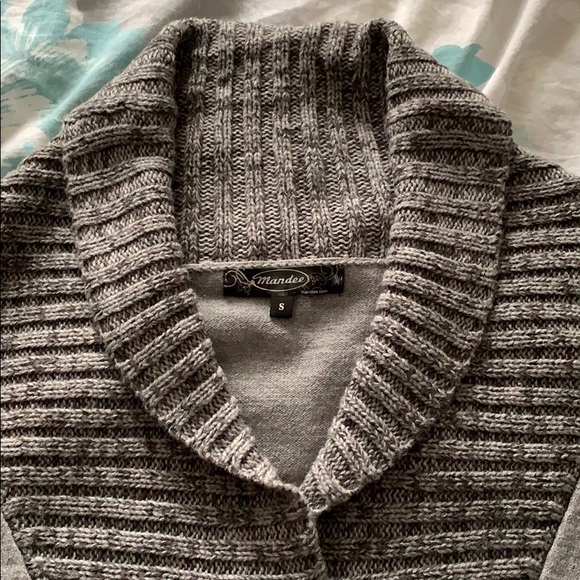 Mandees sweater cardigan with front button size SM - Picture 3 of 6